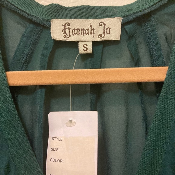 NWT Silk Ruffle Top and Zip Size Small - Picture 3 of 9